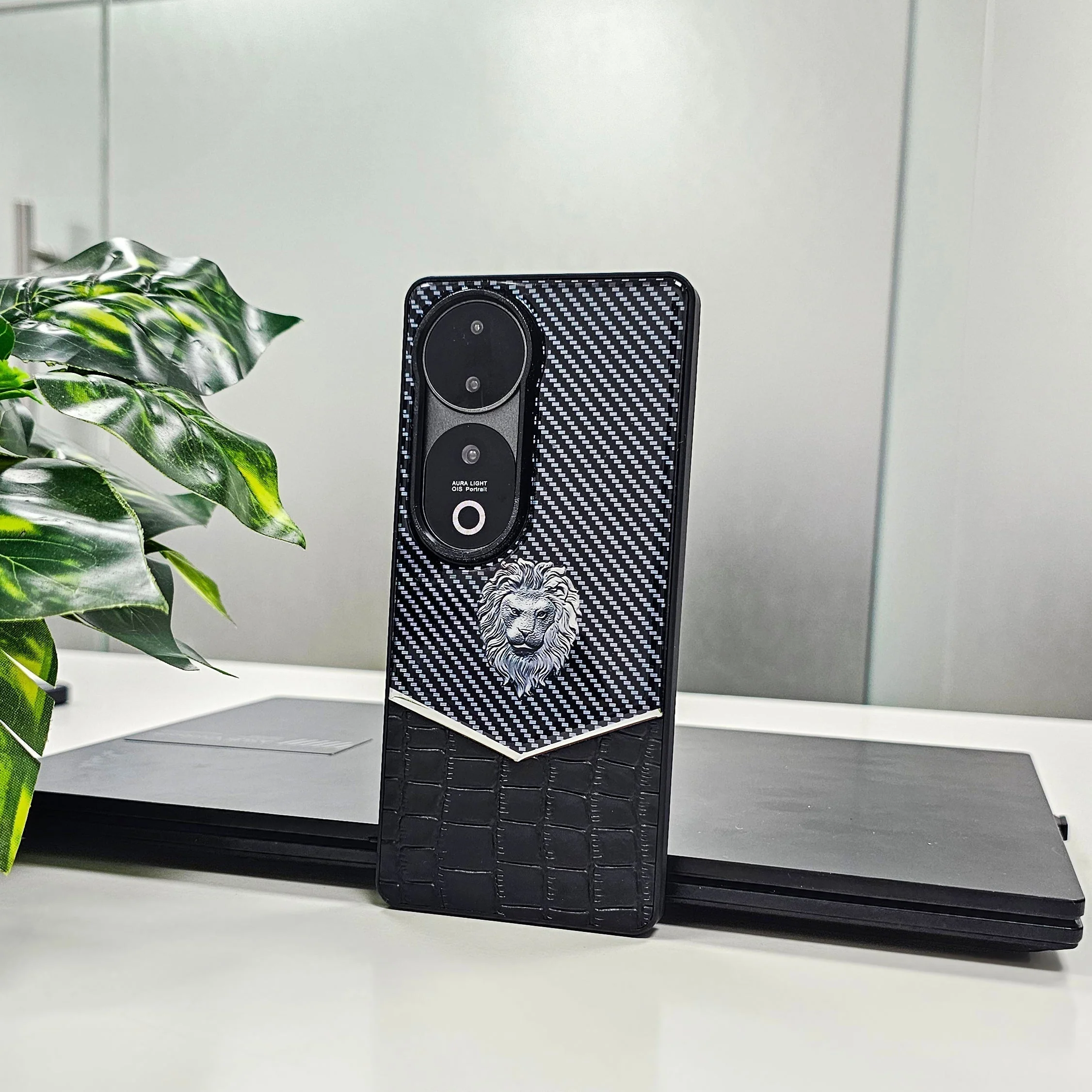 Vivo V40 Pro 5G Luxury Lion Pattern Leather And Liquid Silicone Case - Image 4